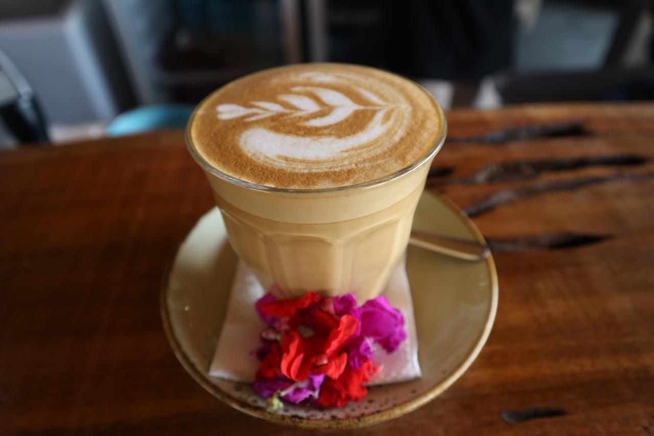 Seno Guesthouse & Cafe Uluwatu Екстериор снимка