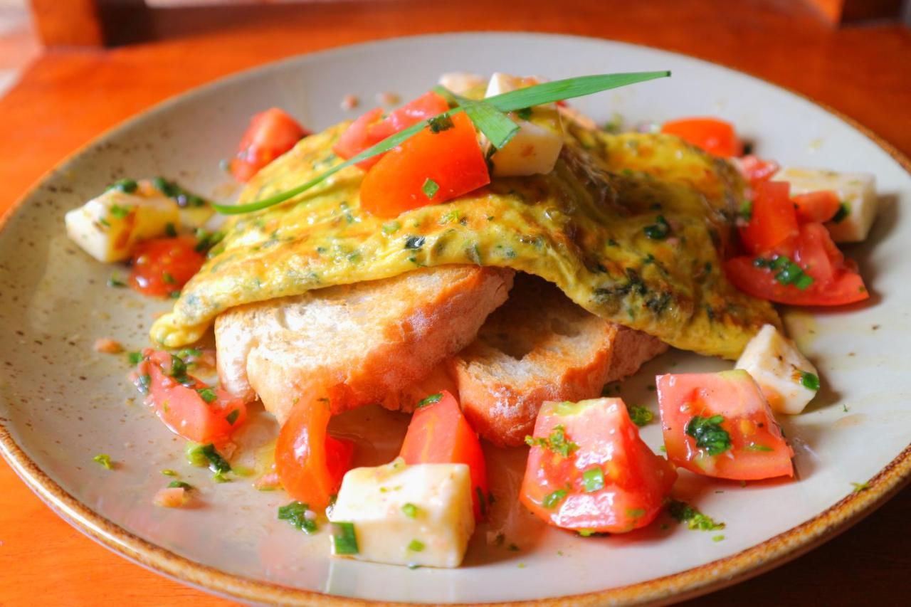 Seno Guesthouse & Cafe Uluwatu Екстериор снимка